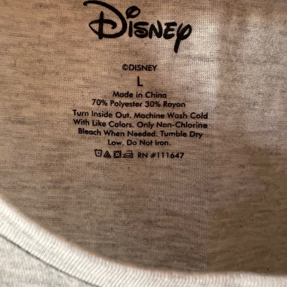 Disney Hakuna Matata Grey T-shirt, Like New - Picture 2 of 3